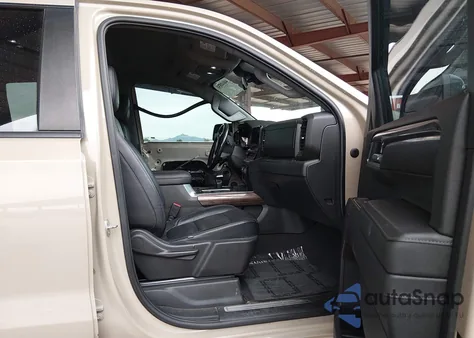 2022 Chevrolet Silverado 1500 4Wd Short Bed Lt Trail Boss from USA, damaged, VIN 3GCUDFEL6NG672899